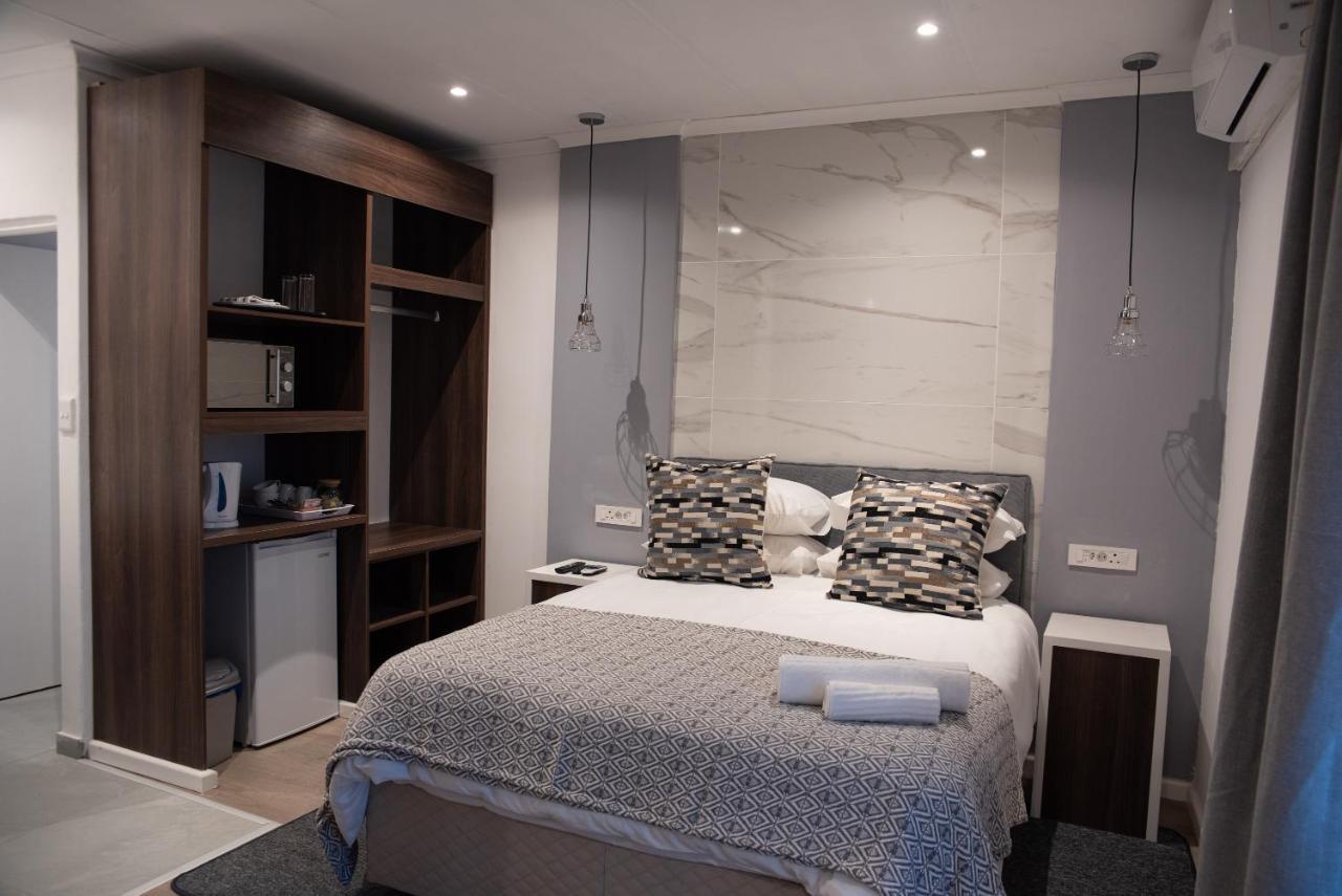 The Royal Bryanston Hotel Johannesburg Bagian luar foto