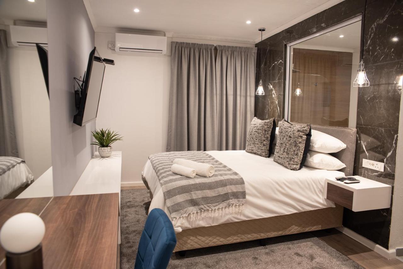 The Royal Bryanston Hotel Johannesburg Bagian luar foto