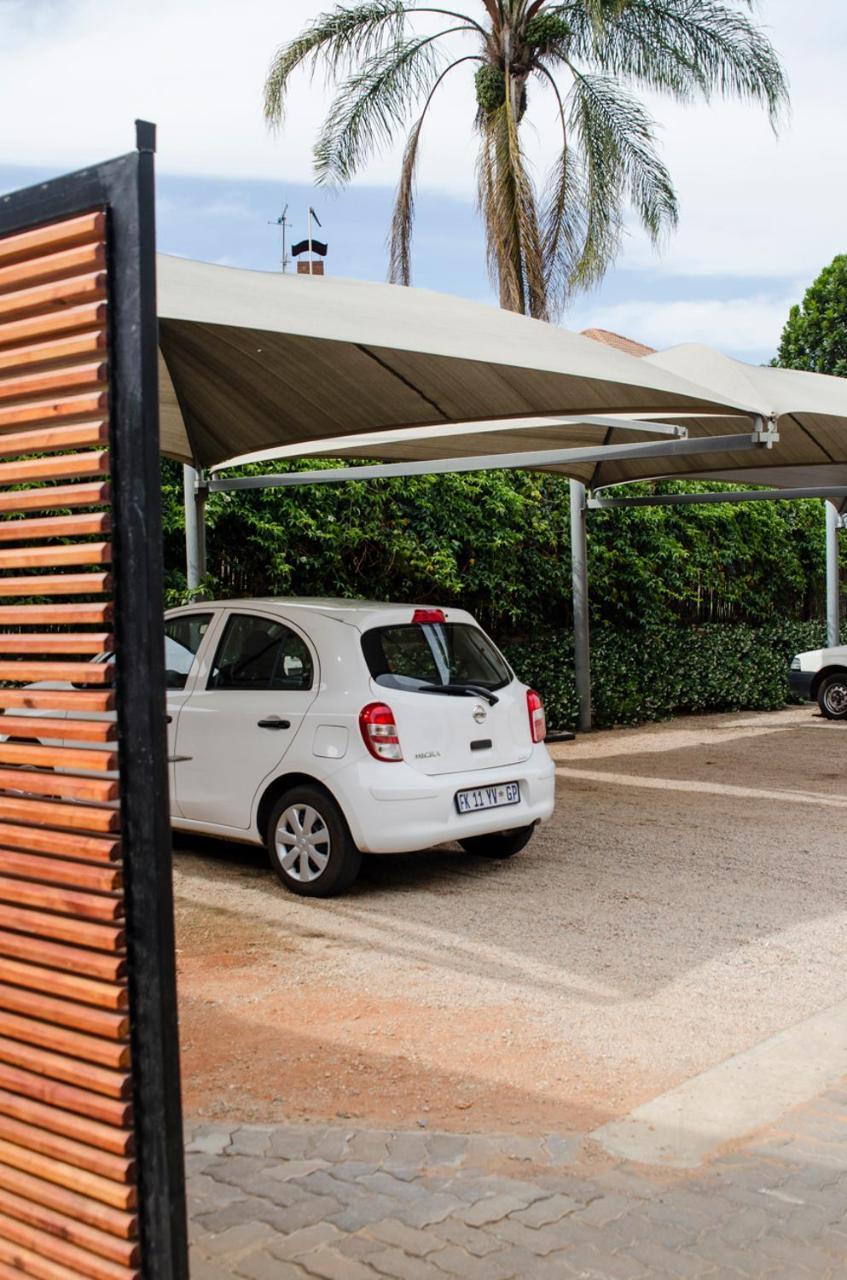 The Royal Bryanston Hotel Johannesburg Bagian luar foto