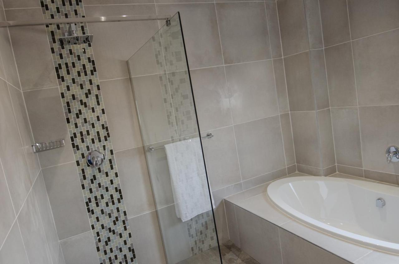 The Royal Bryanston Hotel Johannesburg Bagian luar foto